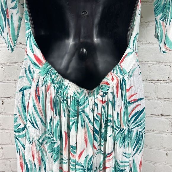 Tropical print on this beautiful jumpsuit size M - Picture 3 of 8